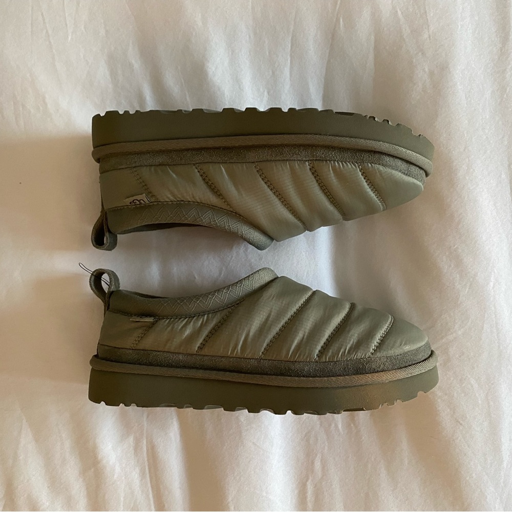 UGGs Tasman - Moss Green - Size 6